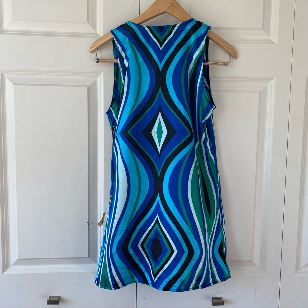 Blue Design Top - Picture 2 of 3